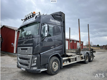 Caminhão florestal VOLVO FH16