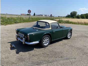 Automóvel Triumph TR4-A + Hard Top / OldTimer endommagé: foto 4