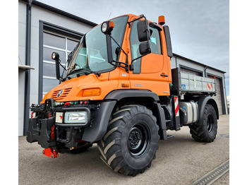 Caminhão basculante UNIMOG U300