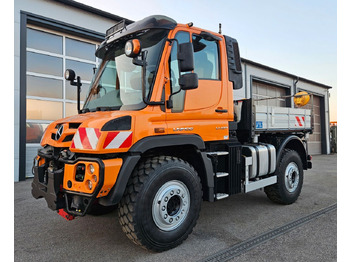 Caminhão basculante UNIMOG