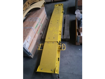 Máquina para produção de feno JOHN DEERE 8400
