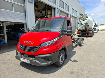 Caminhão chassi IVECO Daily 35c21