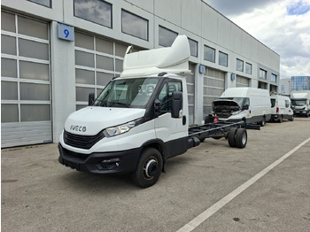 Caminhão chassi IVECO Daily 70c18