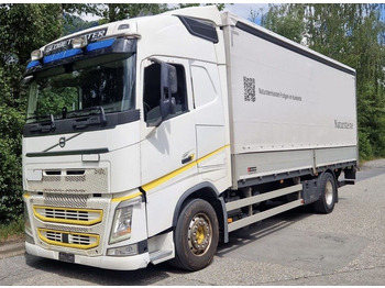Caminhão com lona VOLVO FH 460