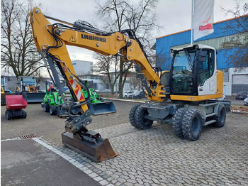 Escavadeira de rodas LIEBHERR A 912