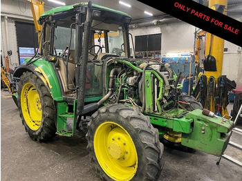 Trator JOHN DEERE 6220