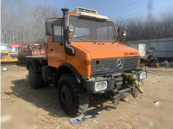 Caminhão chassi UNIMOG