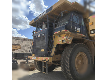 Caminhão fora de estrada CATERPILLAR 777