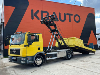 Caminhão com sistema de cabo MAN TGL 12.250