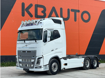 Caminhão chassi VOLVO FH16 650