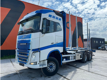 Caminhão florestal VOLVO FH16 750