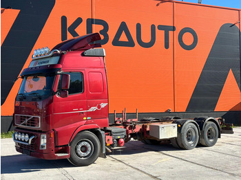 Caminhão chassi VOLVO FH 480