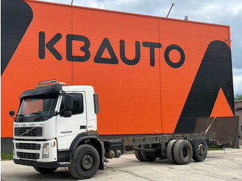 Caminhão chassi VOLVO FM9 300