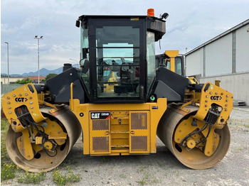 Compactador de asfalto CATERPILLAR