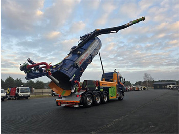 Escavadeira SCANIA G
