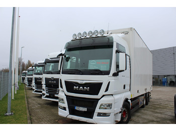 Caminhão furgão MAN TGX 26.480
