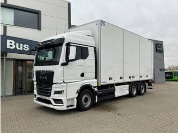 Caminhão furgão MAN TGX 26.510