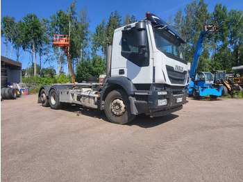Caminhão com sistema de cabo IVECO Stralis