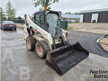 Mini carregadeira BOBCAT