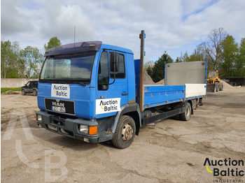 Camião de caixa aberta/ Plataforma MAN L2000