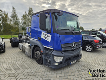 Caminhão chassi MERCEDES-BENZ Actros 1843