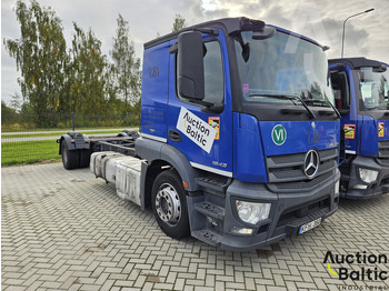 Caminhão chassi MERCEDES-BENZ Actros 1843