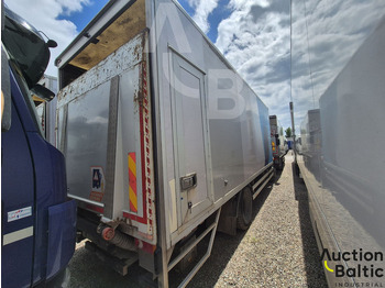 Caminhão furgão Volvo FL240: foto 4