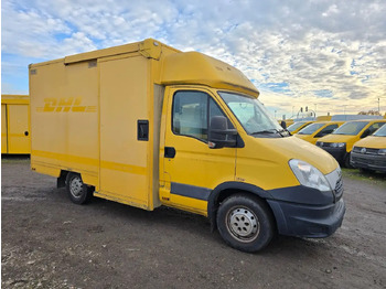 Carrinha de contentor IVECO Daily