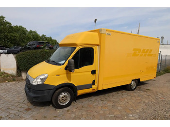 Carrinha de contentor IVECO Daily