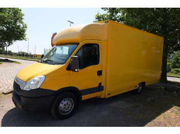 Carrinha de contentor IVECO Daily