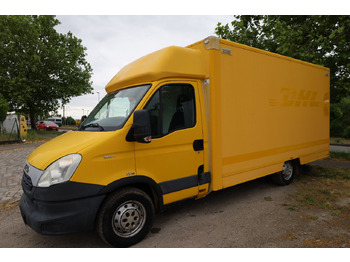 Carrinha de contentor IVECO Daily