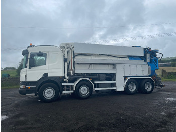 Caminhão limpa fossa SCANIA P