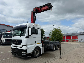 Caminhão grua MAN TGX 26.440