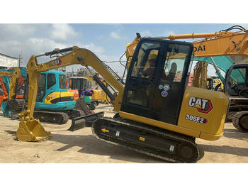 Mini escavadeira CATERPILLAR 306E2