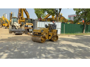 Rolo CATERPILLAR CB24B