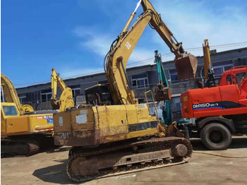 Escavadeira CATERPILLAR E120B