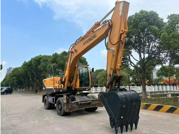 Escavadeira de rodas HYUNDAI R210