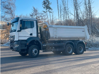 Caminhão basculante MAN TGS 33.440