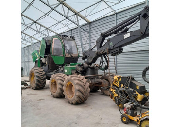 Harvester JOHN DEERE