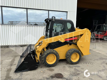 Mini carregadeira CATERPILLAR