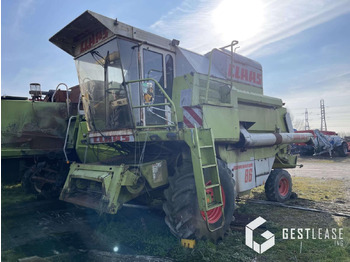 Ceifeira debulhadora CLAAS Dominator 86