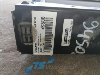 Radiador de Caminhão Volvo Cooling radiator 20810091: foto 4