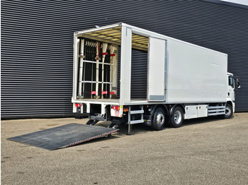Caminhão furgão MAN TGM 26.320 / 6x2-4 / LBW / 6000kg TAIL LIFT: foto 3