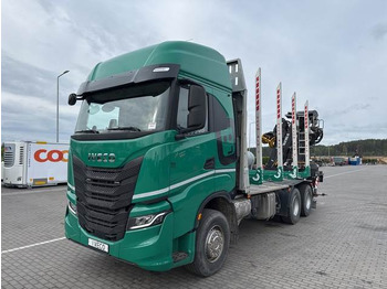 Caminhão grua IVECO X-WAY