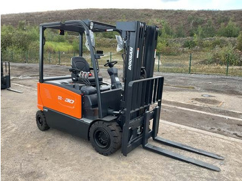 Empilhadeira elétrica Doosan B30X-7 PLUS: foto 4