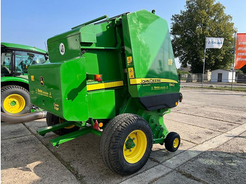 Enfardadeira de fardos redondos John Deere 842 HiFlow: foto 3