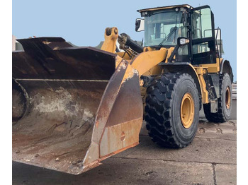 Carregadeira CATERPILLAR 966M