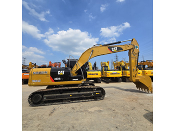 Escavadeira CATERPILLAR 323D2L