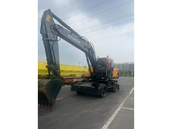 Escavadeira de rodas HYUNDAI