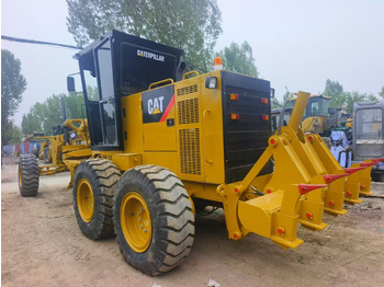 Motoniveladora CATERPILLAR 140H